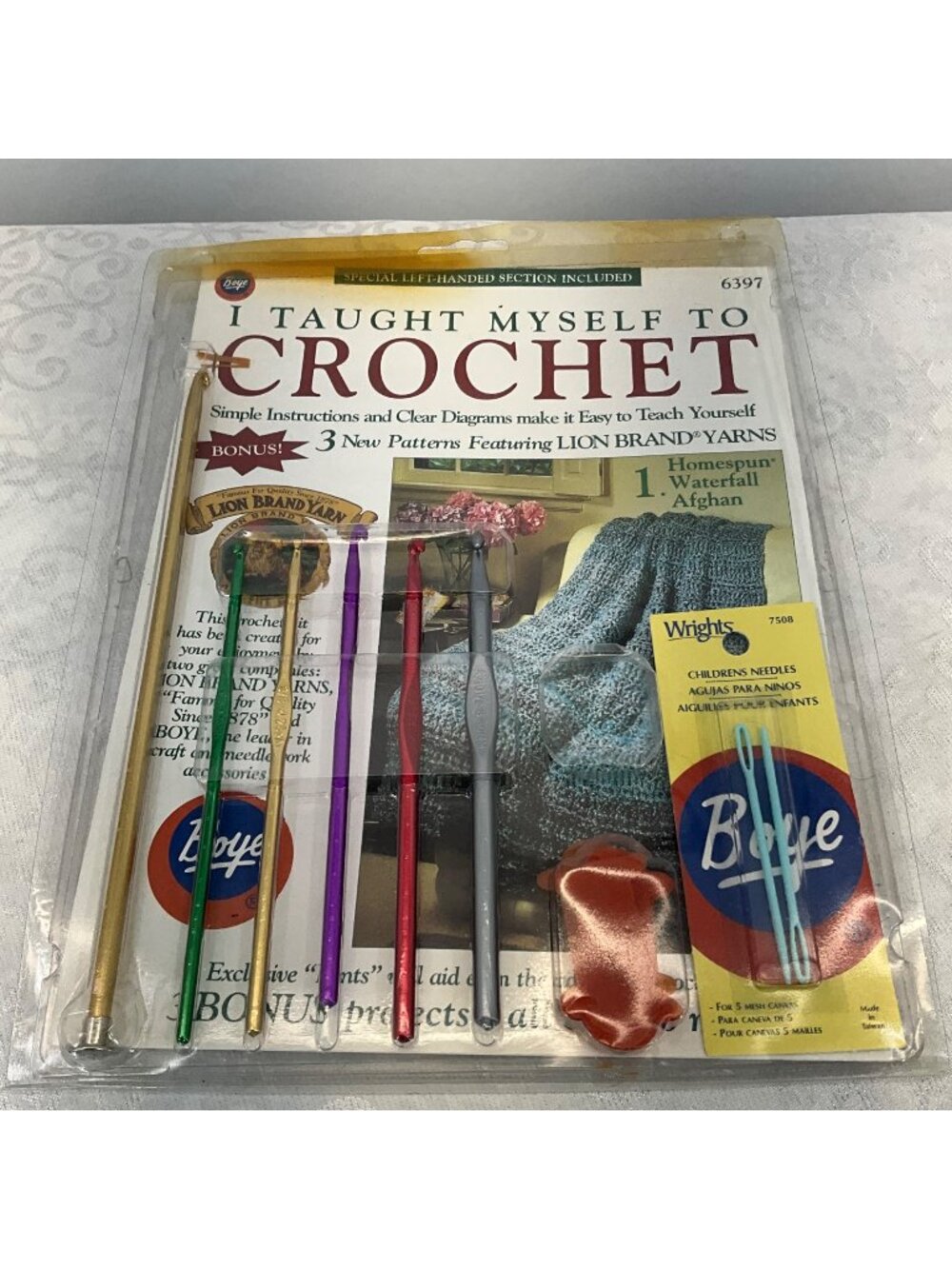 I Taught Myself To Crochet Kit With Hooks & Needles Boye Lion Brand Yarn Pattern